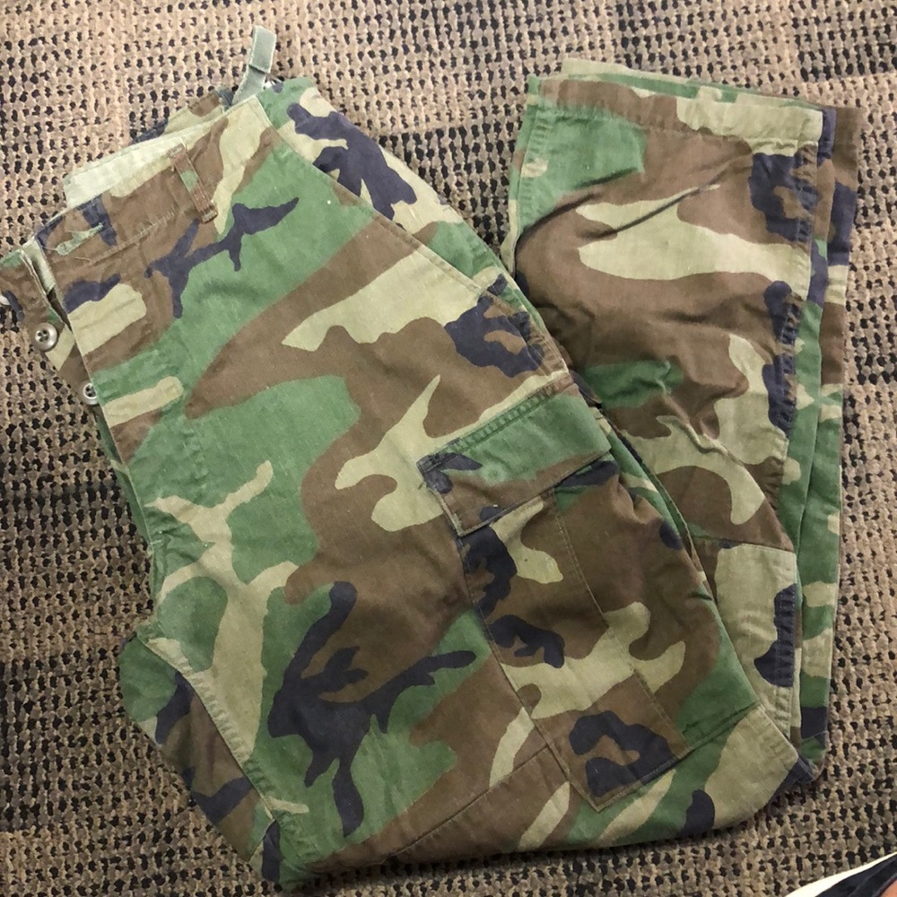 Camouflage Pants, Size 31-35” waist with 29-1/2 - 32-1/2” inseam.
